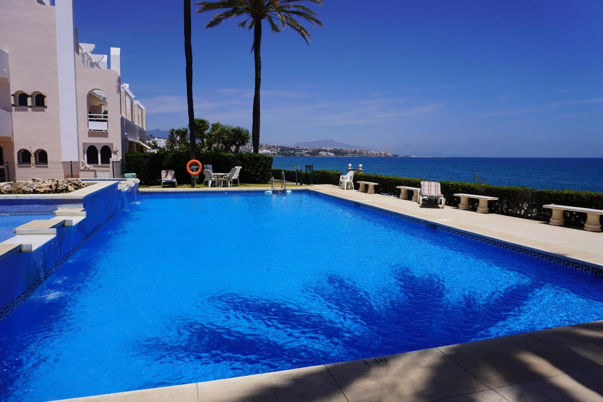 Beach View Playa Del Moral Estepona Exteriör bild