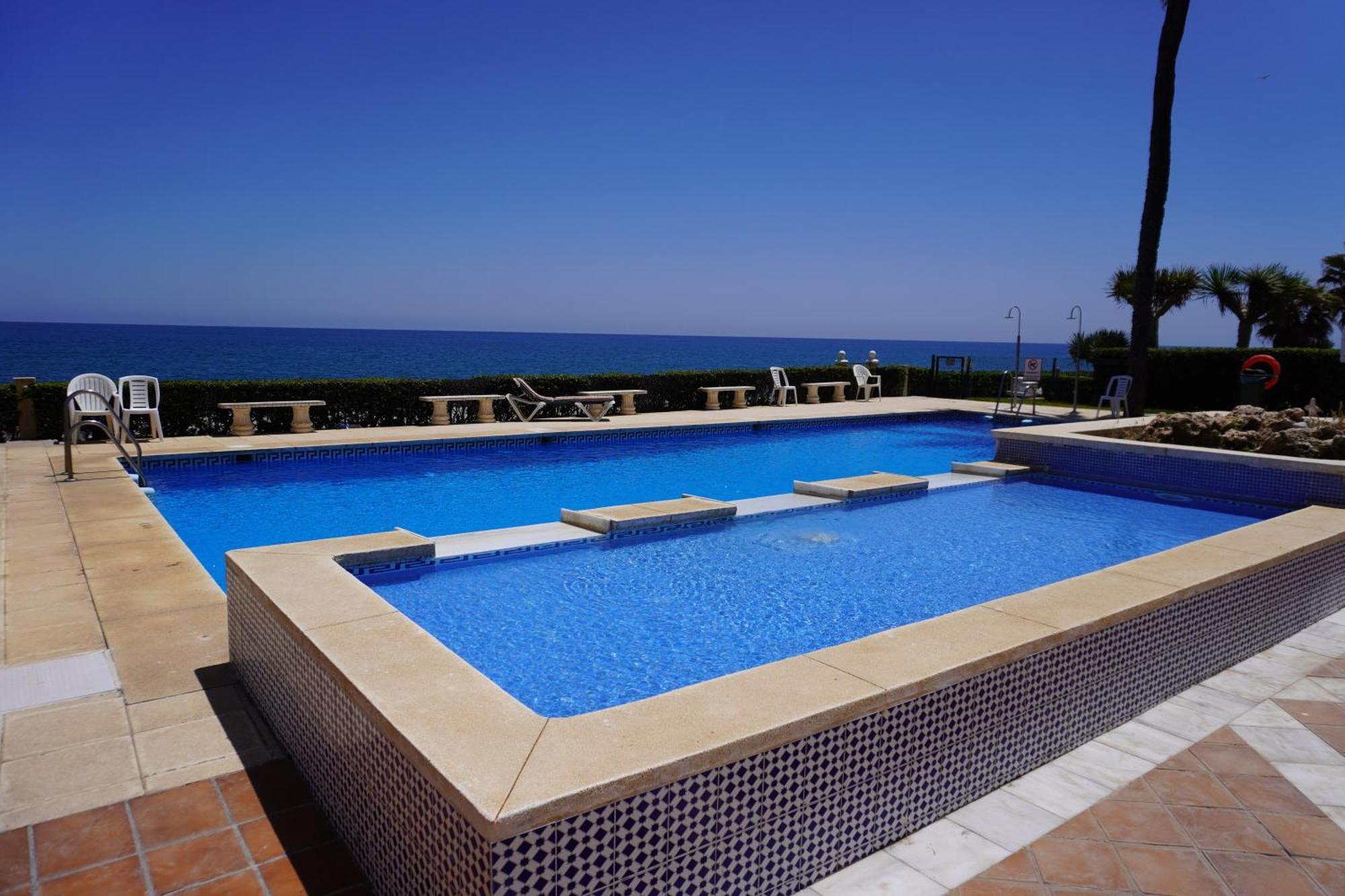 Beach View Playa Del Moral Estepona Exteriör bild